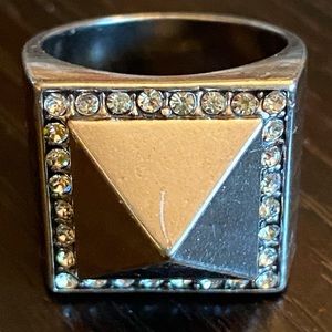 Stainless steel pyramid ring